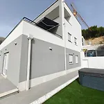 Diva Di With Private Pool And Jacuzzi Villa Podstrana