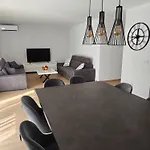 Diva Di With Private Pool And Jacuzzi *