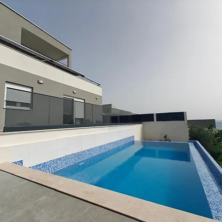Diva Di With Private Pool And Jacuzzi