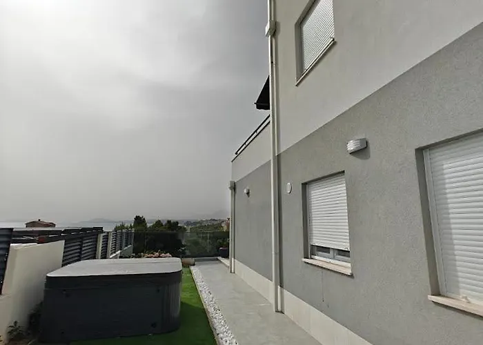 Villa Diva Di With Private Pool And Jacuzzi
