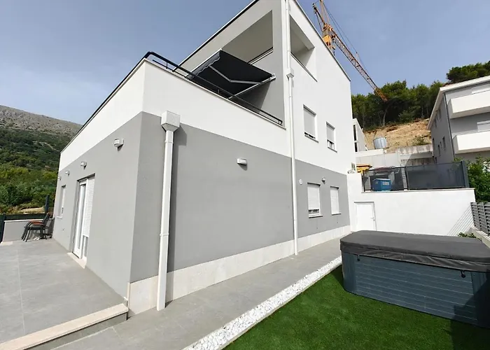 Diva Di With Private Pool And Jacuzzi Villa Podstrana