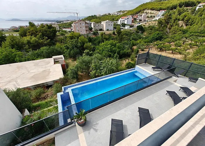 Diva Di With Private Pool And Jacuzzi Villa Podstrana